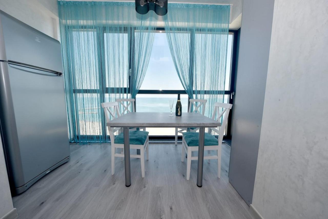 شقة Turquoise By The Sea كونستانتا المظهر الخارجي الصورة