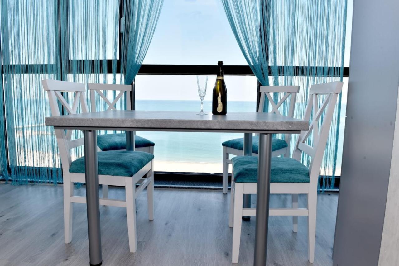 شقة Turquoise By The Sea كونستانتا المظهر الخارجي الصورة